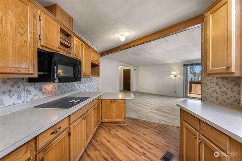 17035 Woodcrest Dr, Bothell, WA 98011 photo 8