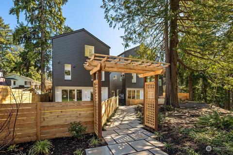 11820 31st Pl NE, Seattle, WA 98125