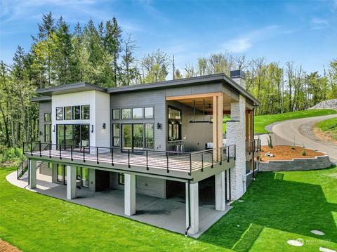 787 Queen Mountain Dr, Bellingham, WA 98226