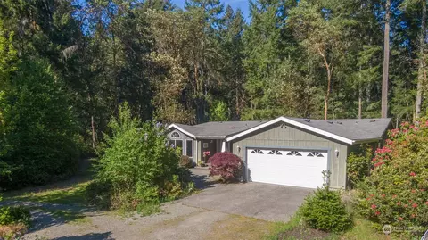 13010 SW 276th St, Vashon, WA 98070