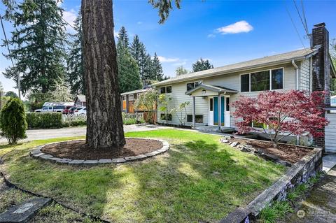 20219 73rd Ave NE, Kenmore, WA 98028