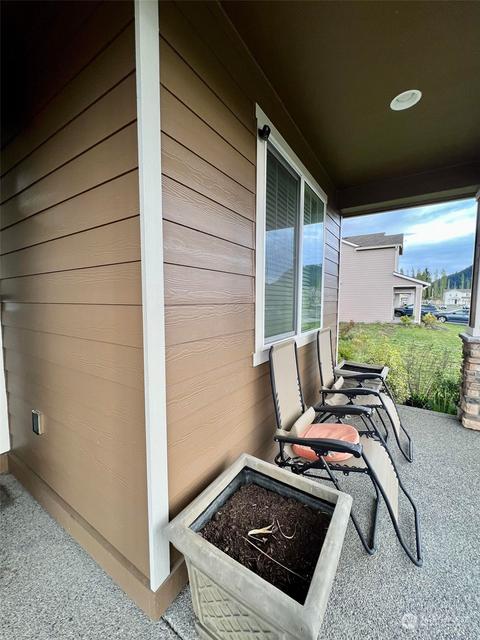 355 Jasmine Ln N, Enumclaw, WA 98022 photo 2