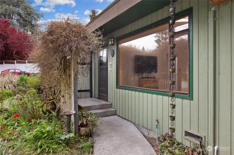 1201 NE 124th St, Seattle, WA 98125