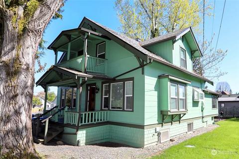 1911 10th St, Bremerton, WA 98337