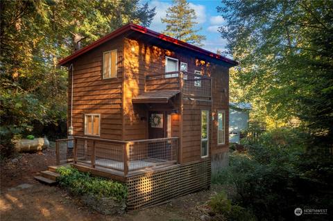 2872 Cedar Ave, Lummi Island, WA 98262