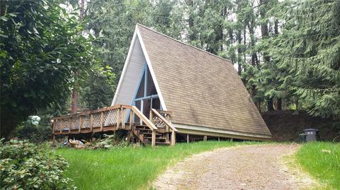 90 E Falls Pl, Belfair, WA 98528