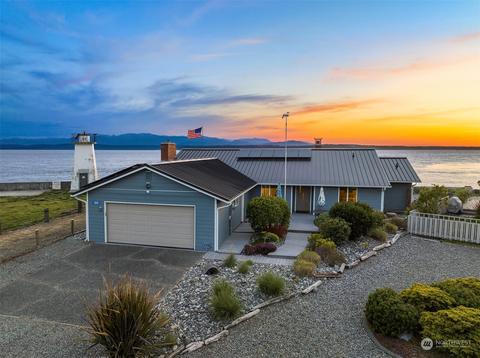 160 Lake Ave, Freeland, WA 98249