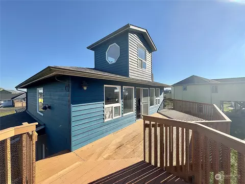1117 Ocean Shores Blvd SW, Ocean Shores, WA 98569