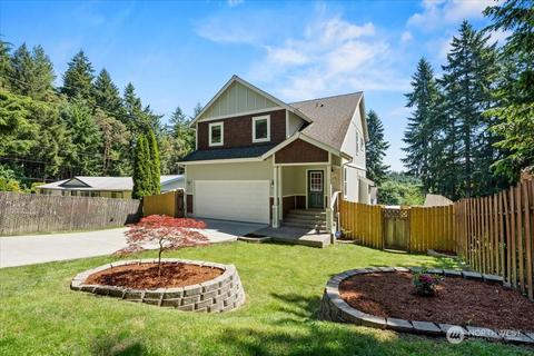 4450 Forest Dr NE, Bremerton, WA 98310