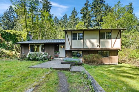 6903 185th Ave E, Bonney Lake, WA 98391