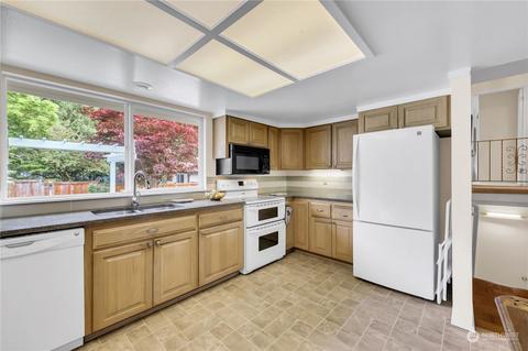 10542 NE 201st St, Bothell, WA 98011 photo 12