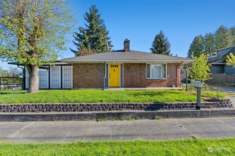 305 E Maple St, Arlington, WA 98223