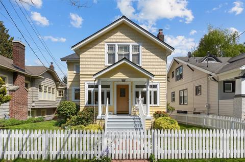 4656 Sunnyside Ave N, Seattle, WA 98103