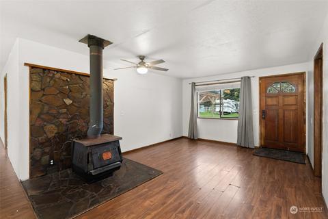 403 Leber St NE, Orting, WA 98360 photo 3