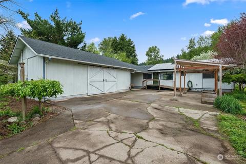 403 Leber St NE, Orting, WA 98360