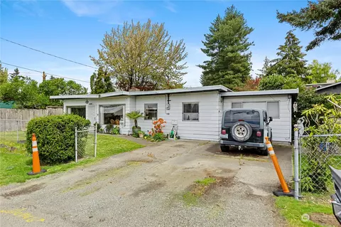 16742 2nd Ave NE, Shoreline, WA 98155