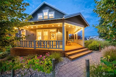 552 Porcupine Ln, Chelan, WA 98816
