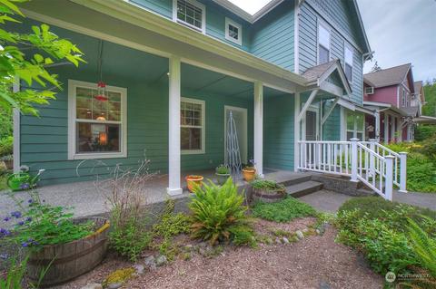 10685 NE Kingston Meadows Cir, Kingston, WA 98346