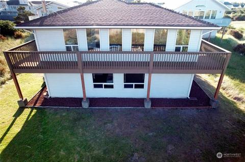 963 S Sand Dune Ave SW, Ocean Shores, WA 98569