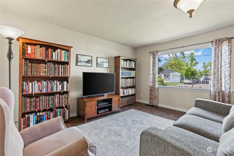 1616 Maple St, Sumner, WA 98390 photo 5