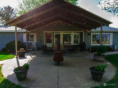 222 W Hatton Rd, Lind, WA 99341