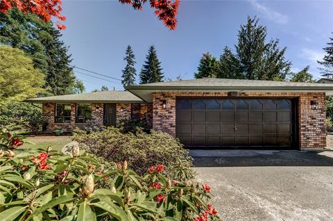 512 Lakeview Rd, Lynnwood, WA 98087