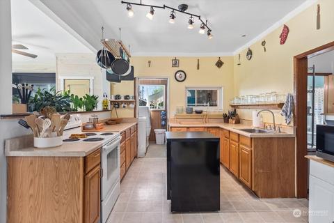 1306 38th St, Everett, WA 98201 photo 4