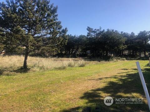 31708 G St, Ocean Park, WA 98640