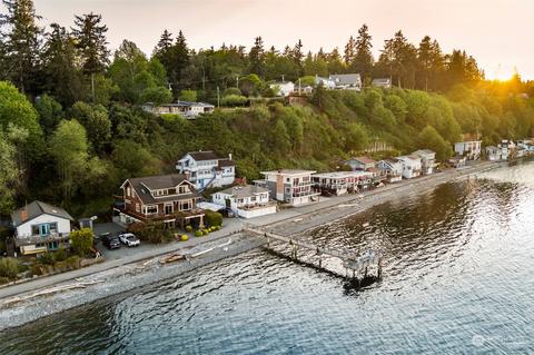 11003 Rolling Bay Walk NE, Bainbridge Island, WA 98110