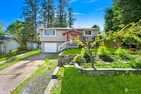 2329 Pine Cir, Ferndale, WA 98248