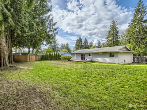 20645 NE 76th Pl, Redmond, WA 98053