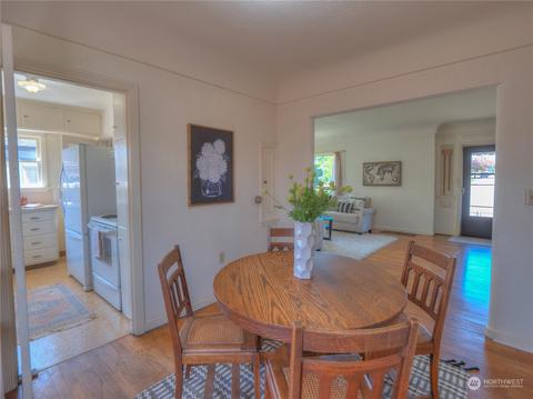 2043 Wells St, Enumclaw, WA 98022 photo 8