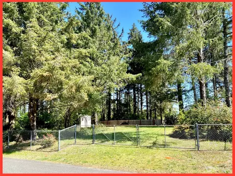 816 Gunderson Ave SE, Ocean Shores, WA 98569