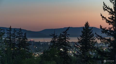 2423 View Ridge Dr, Bellingham, WA 98229