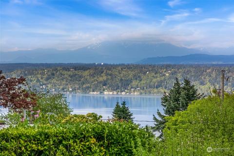 16608 SE 45th St, Bellevue, WA 98006