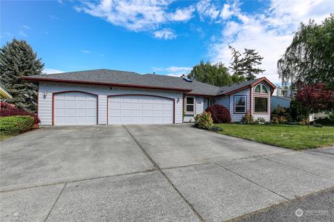 546 SW Fairhaven Dr, Oak Harbor, WA 98277