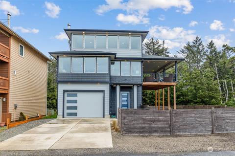 32100 J Pl, Ocean Park, WA 98640