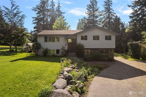 801 Comanche Dr, Mount Vernon, WA 98273