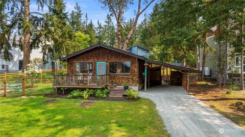 569 Otter Way, Freeland, WA 98249