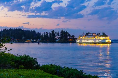 5300 Rockaway Beach Rd NE, Bainbridge Island, WA 98110
