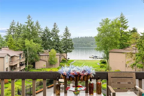 17458 NE 40th Pl #E5, Redmond, WA 98052