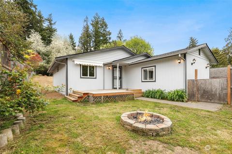 6188 NE Center St, Suquamish, WA 98392
