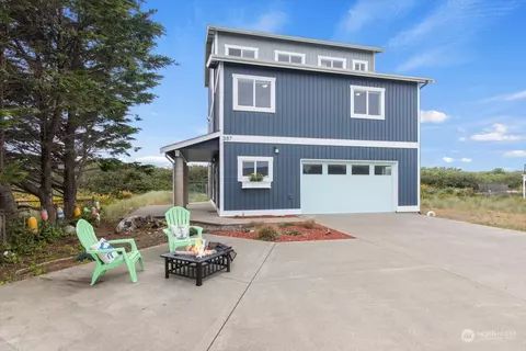 387 Ocean Shores Blvd NW, Ocean Shores, WA 98569