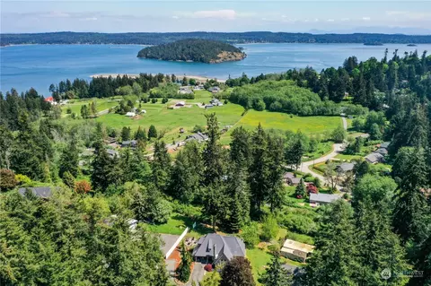 5004 N Hubbard Hill Rd, Oak Harbor, WA 98277