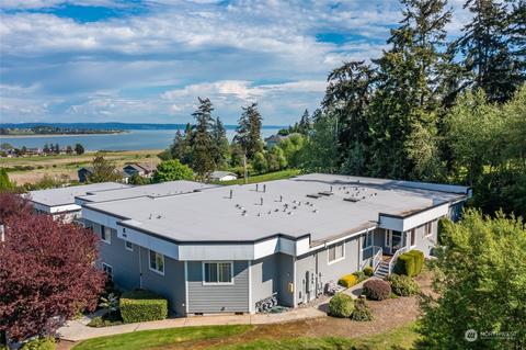 777 SW 19th Ct #C2, Oak Harbor, WA 98277