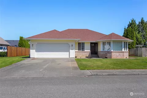 216 E Sunrise Dr, Lynden, WA 98264