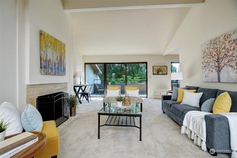 6522 Parkpoint Way NE #B302, Seattle, WA 98115