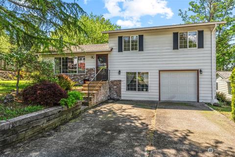 127 W Canyon View Dr, Longview, WA 98632