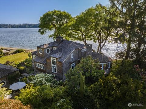 7241 Lighthouse Ln NE, Olympia, WA 98506