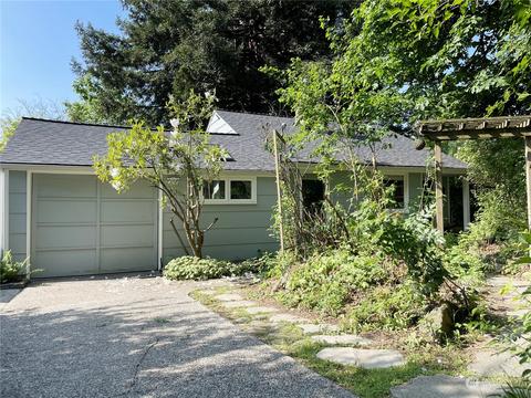 2303 N 115th St, Seattle, WA 98133